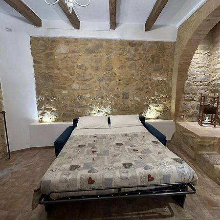 Apartament Borgo Di Mezzo Castelnuovo dellʼAbate Zewnętrze zdjęcie