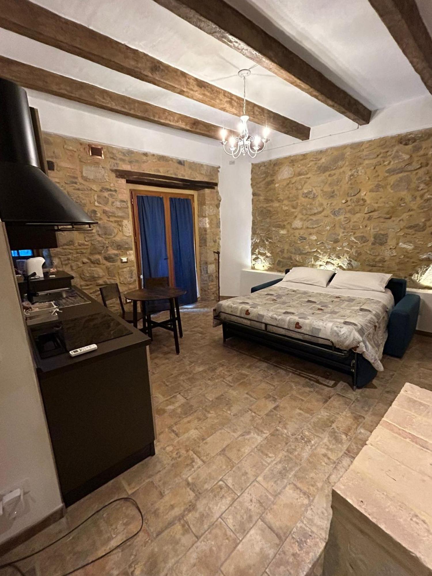 Apartament Borgo Di Mezzo Castelnuovo dellʼAbate Zewnętrze zdjęcie