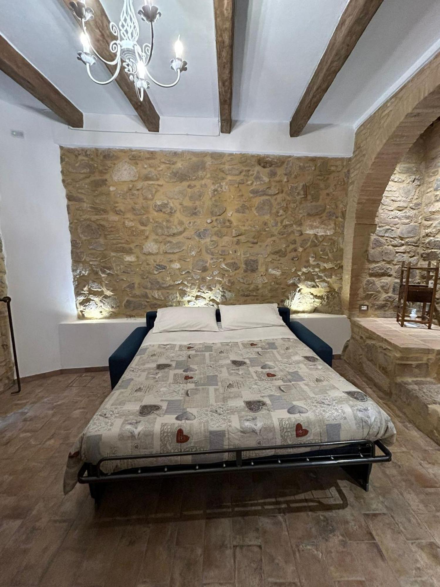 Apartament Borgo Di Mezzo Castelnuovo dellʼAbate Zewnętrze zdjęcie